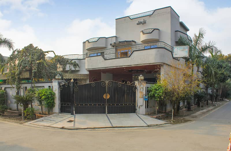 2 Kanal Double Storey Double Unit Luxury House For SALE In Johar Town 0