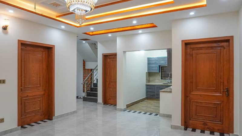 10 Marla Brand New Luxury House For SALE In Wapda Town 25