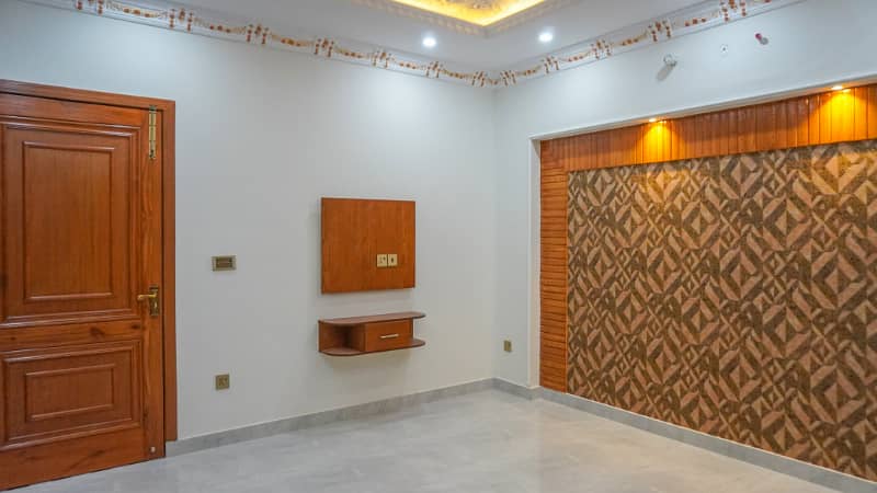 10 Marla Brand New Luxury House For SALE In Wapda Town 26