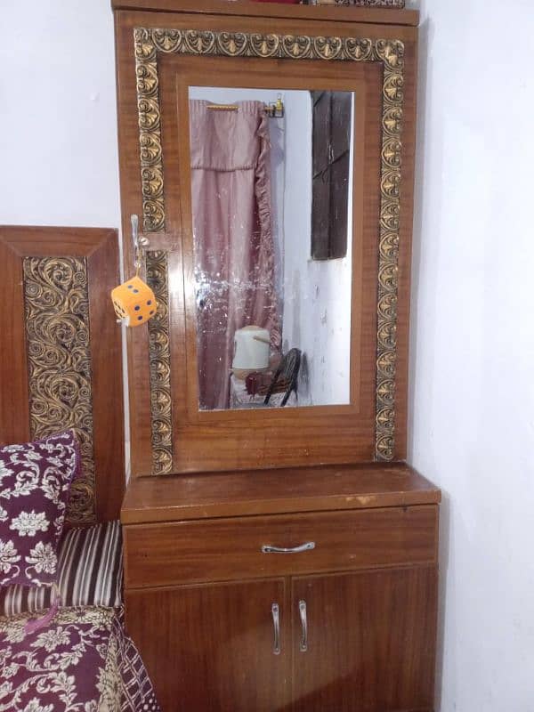 wooden dressing and divider for sale 0