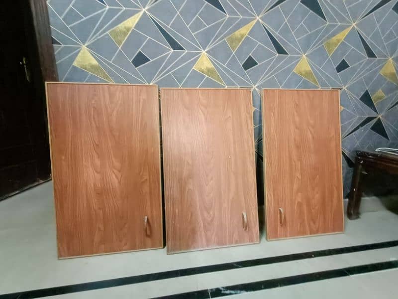 cabinets doors  only 4