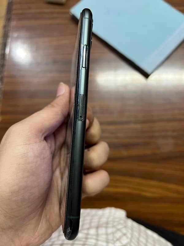 Iphone 11 Pro Max 64 GB PTA Approved 1