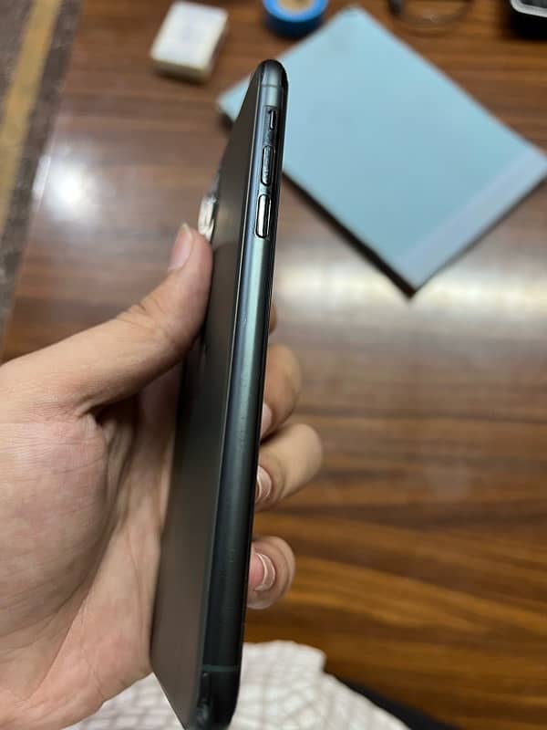 Iphone 11 Pro Max 64 GB PTA Approved 3