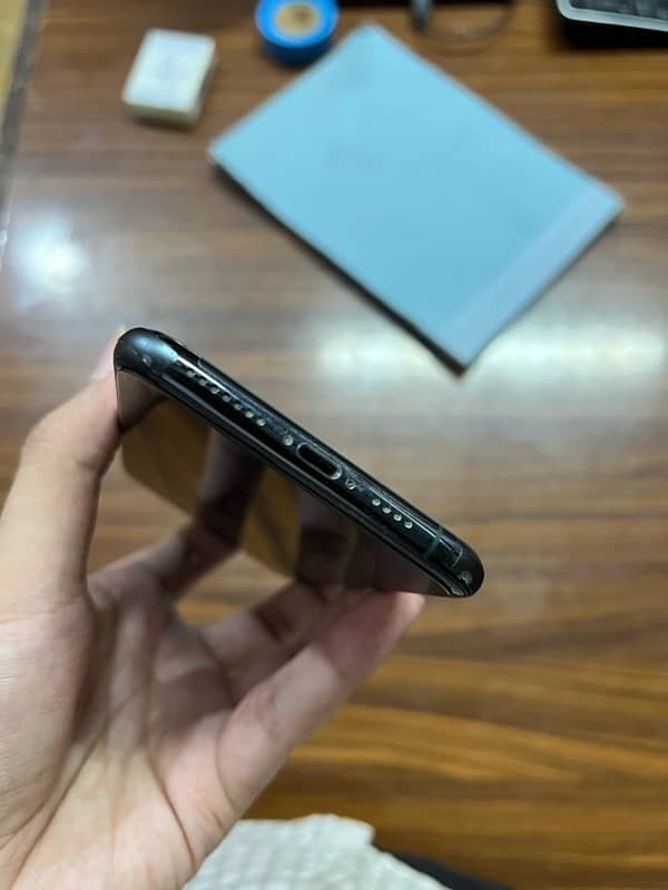 Iphone 11 Pro Max 64 GB PTA Approved 6