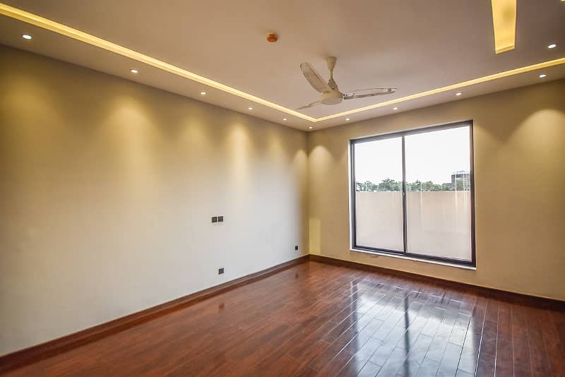 01 KANAL BRAND NEW ULTRA MODERN DESIGN BUNGALOW FOR SALE IN DHA PHASE 6 8