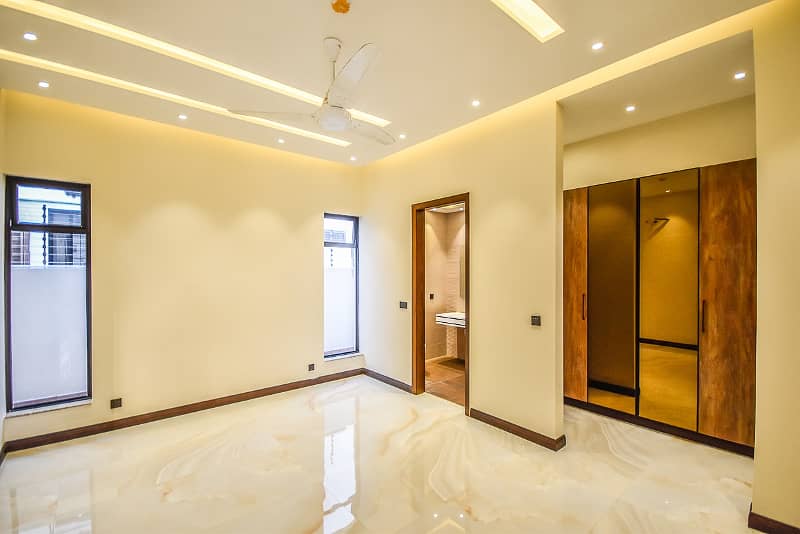 01 KANAL BRAND NEW ULTRA MODERN DESIGN BUNGALOW FOR SALE IN DHA PHASE 6 10