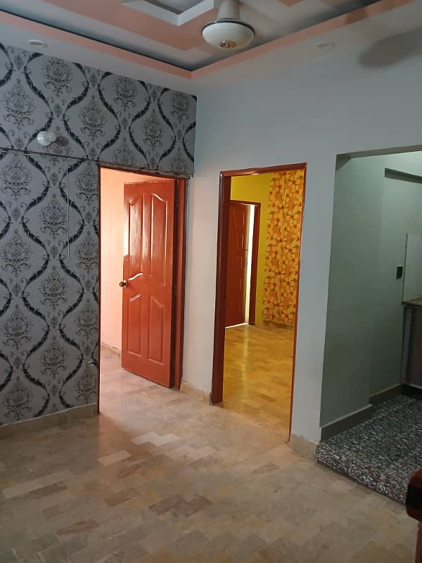 Flat for Rent. Main Road ki Building. Near Johar Mor 4