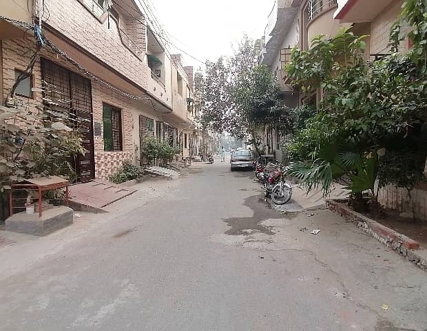 Corner 5 Marla House Is Available For sale In Marghzar Officers Colony 5