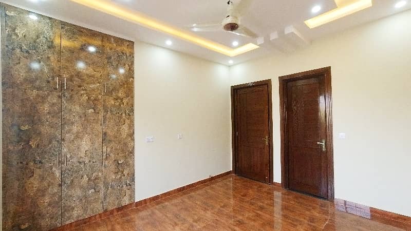 Corner 10 Marla House In Central Formanites Housing Scheme For Sale 10