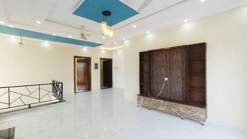 Corner 10 Marla House In Central Formanites Housing Scheme For Sale 17