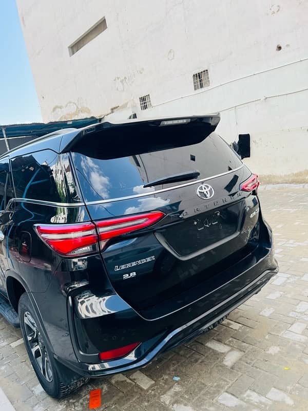 Toyota Fortuner Legender 2022 4