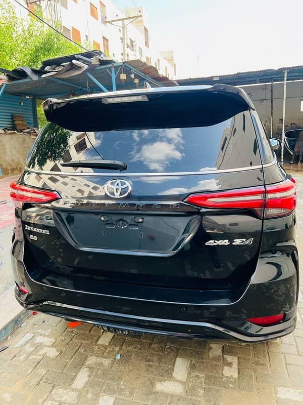 Toyota Fortuner Legender 2022 6