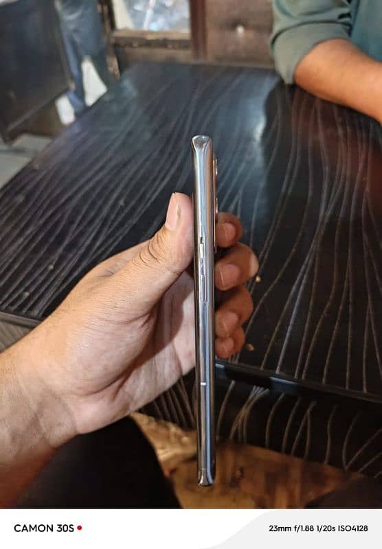 one plus 9pro 6 /128 pta doted screen 1