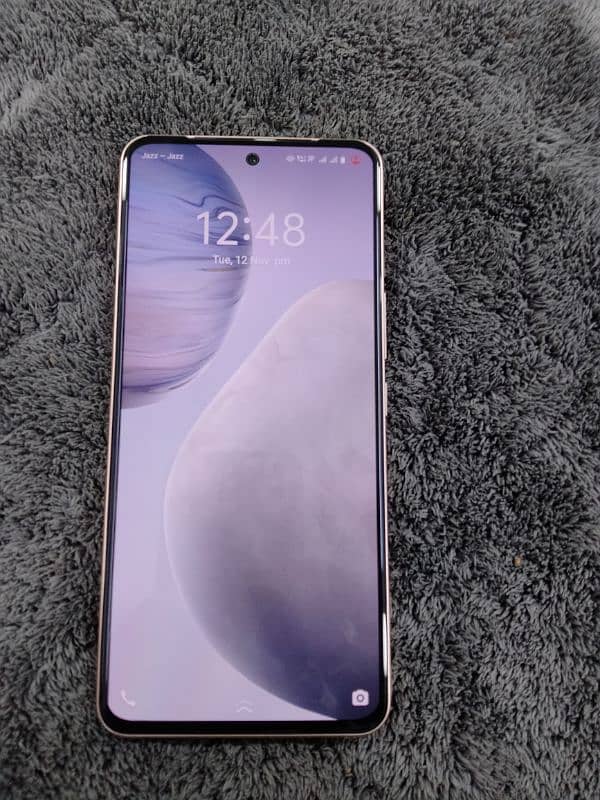 I am selling my phone vivo V29e 5G 2