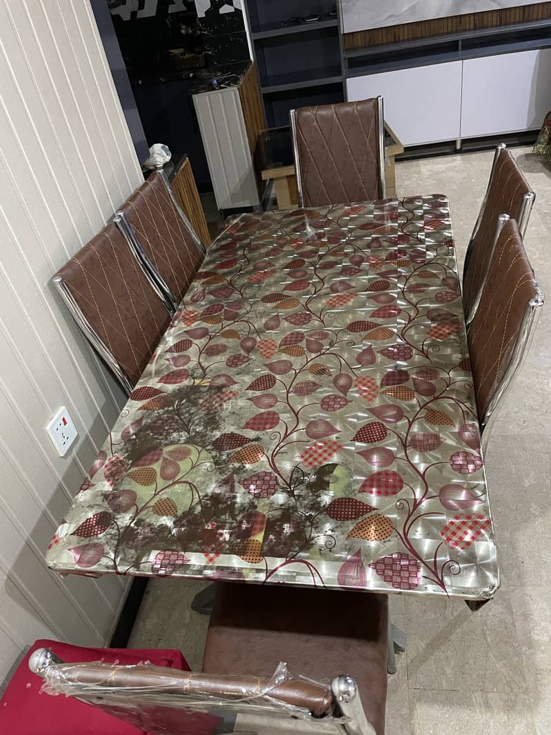 6 seater Dining table for sale 0