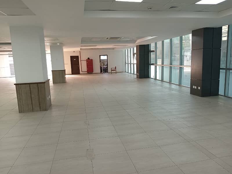 6th Story Commercial Building Covered Area 45000 Sqft For Rent In G-10 3