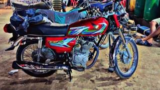 honda cg125 2023 brand new condition only 3800 k. use