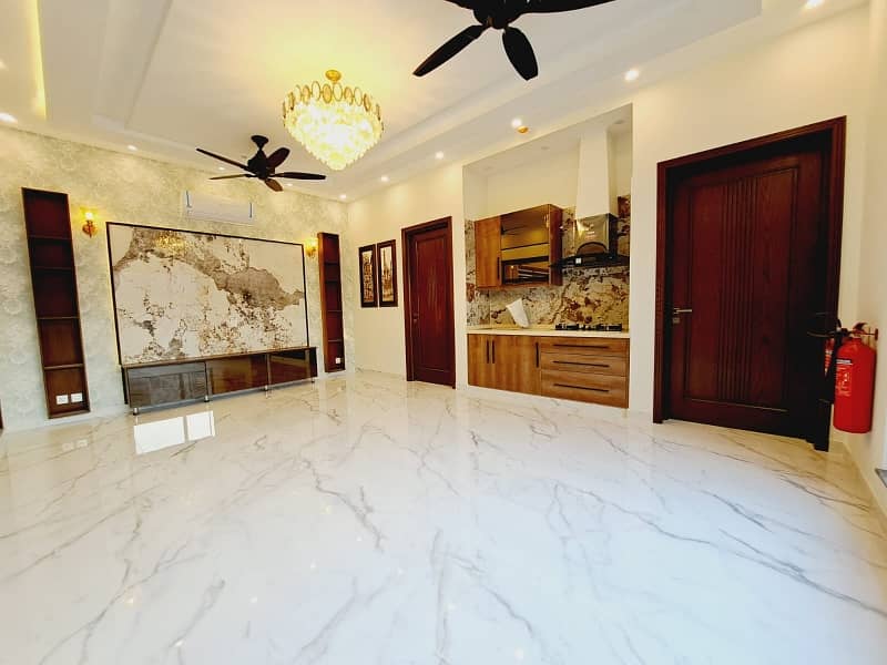 OWNER NEEDY 1 KANAL ORIGINAL MAZAR Muner DESIGN SPANISH BANGALOW FOR SALE NEAR TO PARK. 20