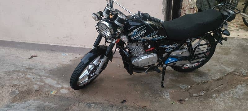 Suzuki GS 150SE excellent condition 4