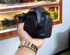 dslr Canon 5d mark iii (Ful-Frame Professional)