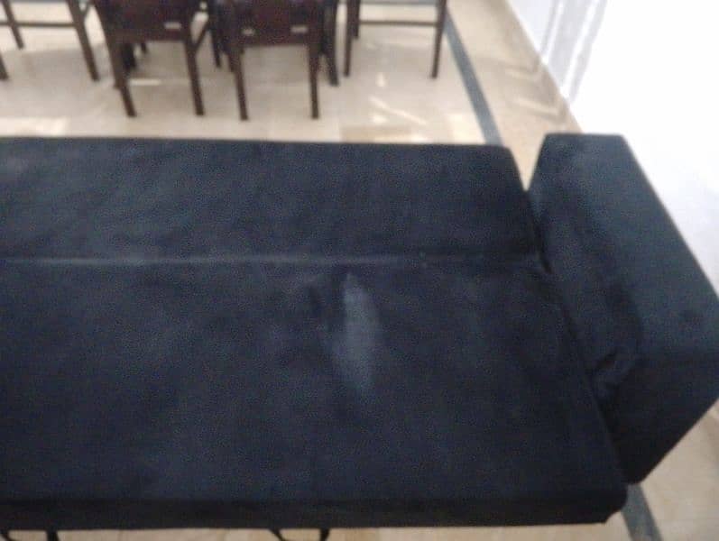 It is a sofa ka bed it use as also sofa or sofa ka bed it also 3 boxes 4