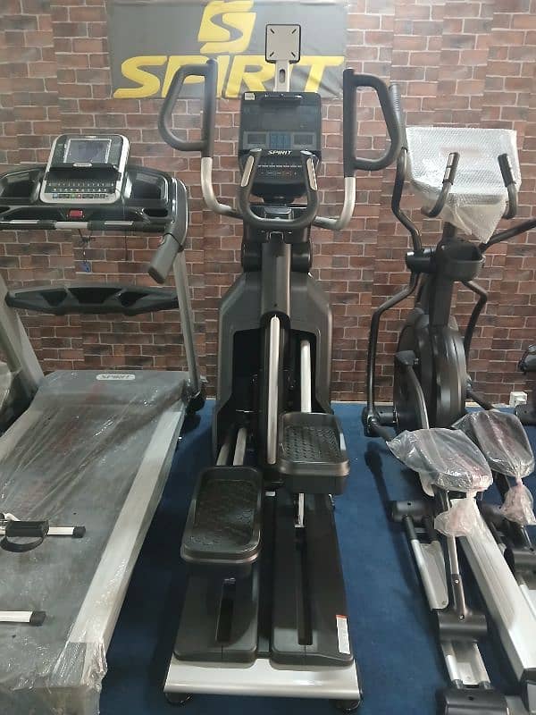 SPIRIT FITNESS COMMERCIAL ELLIPTICAL TRAINER CE900 4