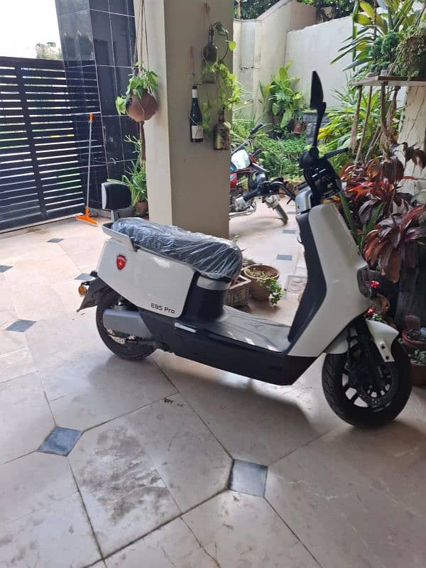 its a brand-new metro electric scooty 2