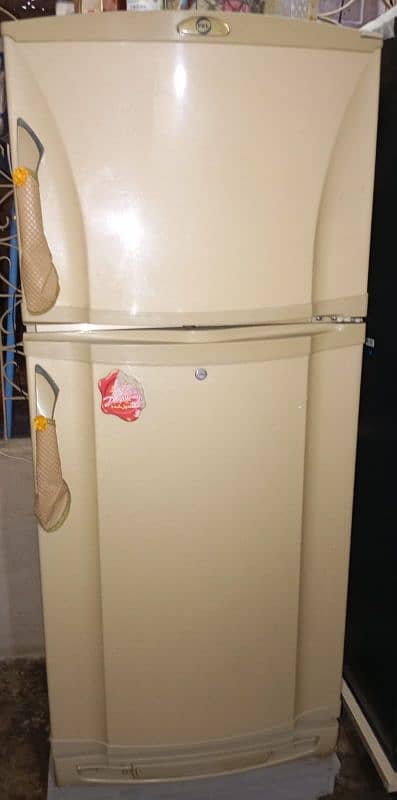 Pell refrigerator for sale in Karachi with good condition no issue 0