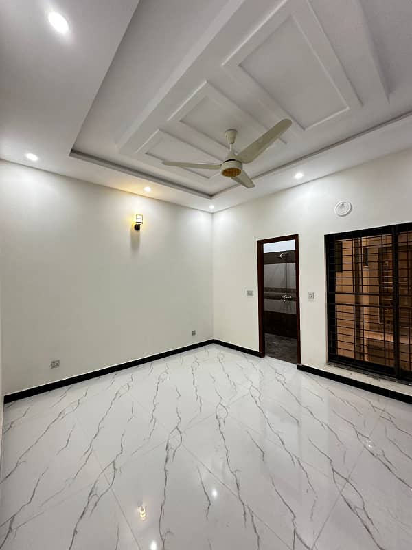 5 Marla Beautifully designed house For Rent In Park View City Lahore. 8