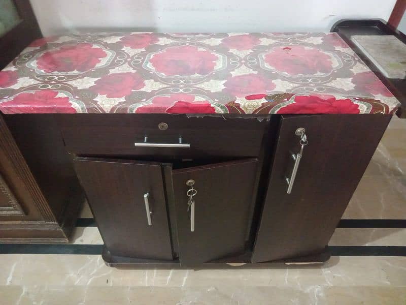 Iron wooden stand for Sale 2