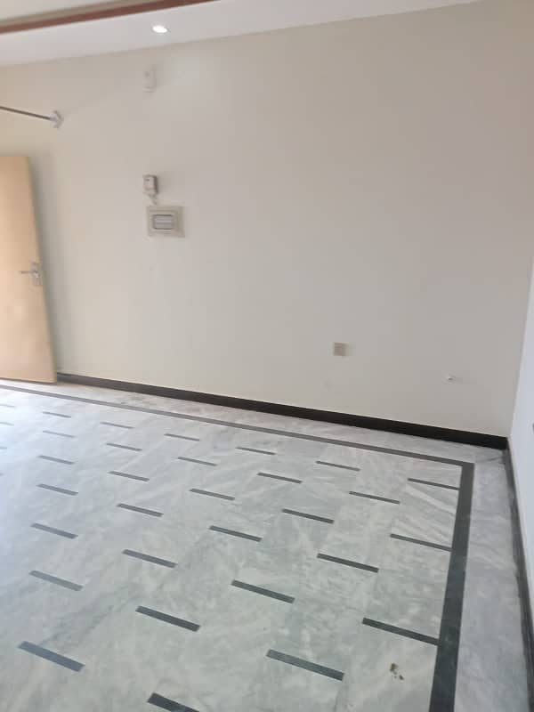 Ground portion house for rent. Near nust double road. 8