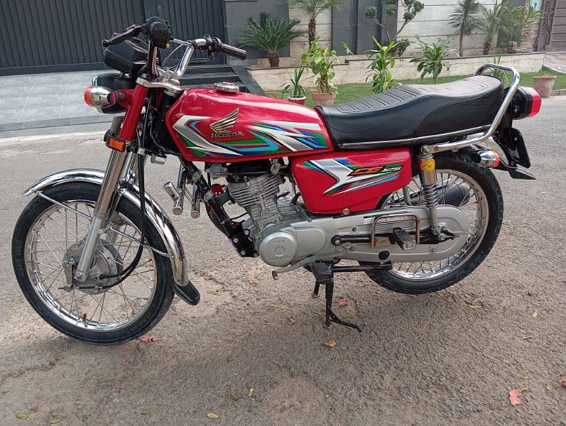 Honda CG 125 2023 model October month purchase brand new condition 5