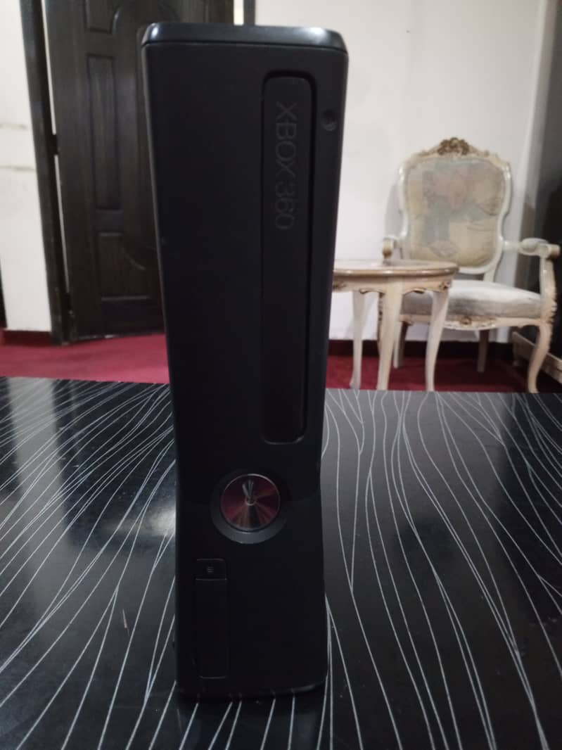 Xbox 360 Slim 1