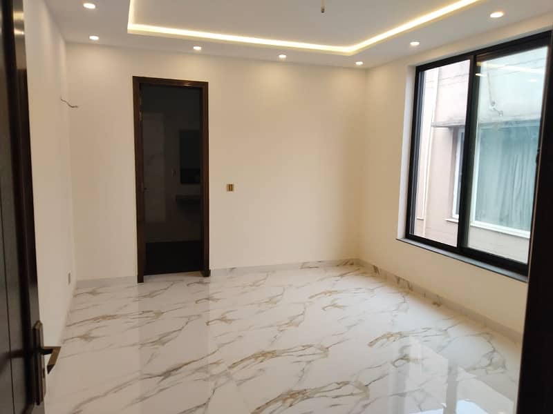 Near H Market 1 Kanal Brand New Upper With 2 Car Parking Available For Rent in Defence Phase 1 5