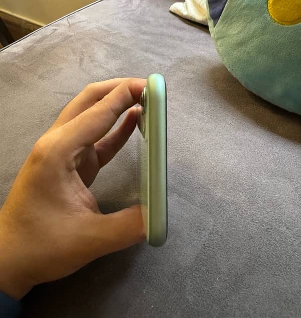 iPhone 11 - 128 GB - Green - Non PTA - Perfect Condition 5