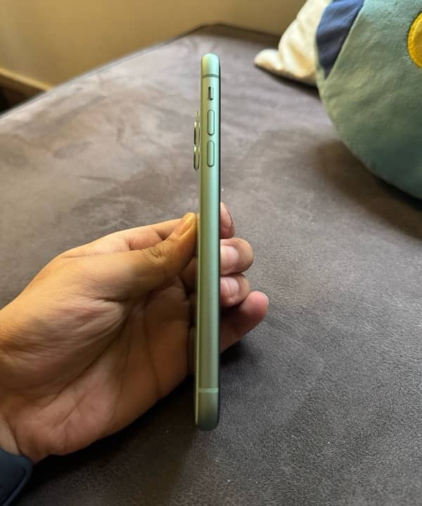 iPhone 11 - 128 GB - Green - Non PTA - Perfect Condition 6