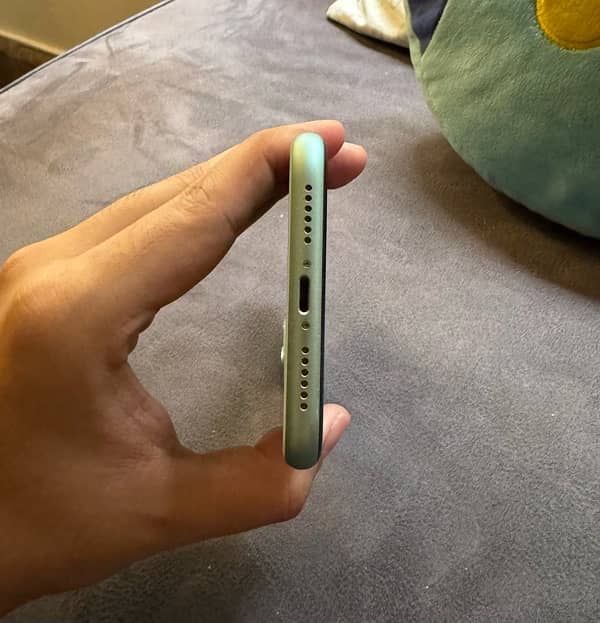 iPhone 11 - 128 GB - Green - Non PTA - Perfect Condition 7