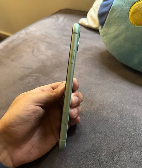 iPhone 11 - 128 GB - Green - Non PTA - Perfect Condition 8