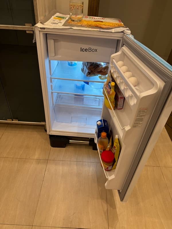 Dawlance Mini fridge 1