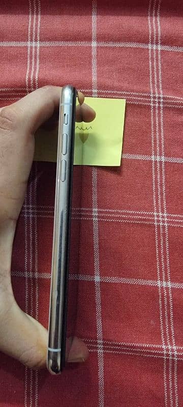 IPhone X 64 GB PTA Approved 100 Percent Battery 9/10 condition 4