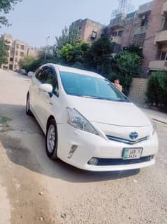 7 seater  hybrid Toyota Prius Alpha