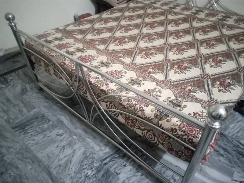 Bed / Iron Double bed set /king Size Bed/ Furniture with Spring mattr 2