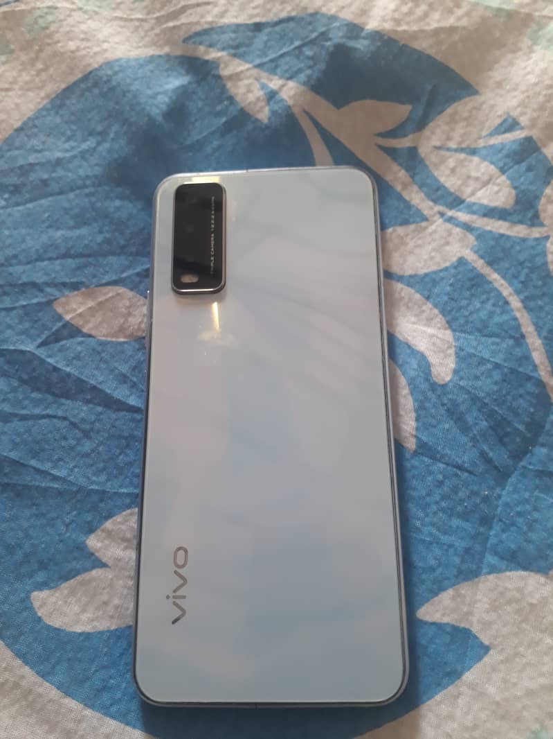 Vivo y20 sale ergant. . 3