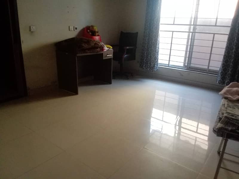 House FOR RENT Lower Portion Gas Avaiable 4