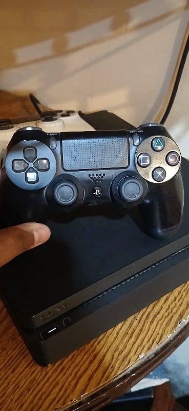 PS4 SLIM 500 GB With Games 11