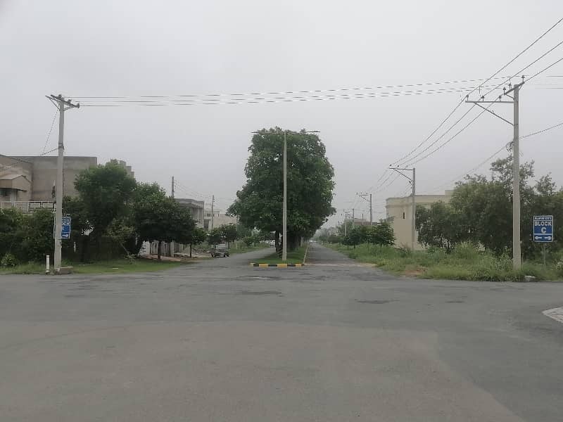 A Palatial Residence For sale In Wapda City - Block C Faisalabad 2