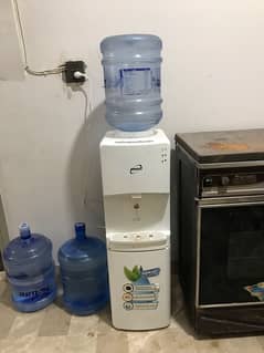 Homage Water Dispensor with Refridgerator