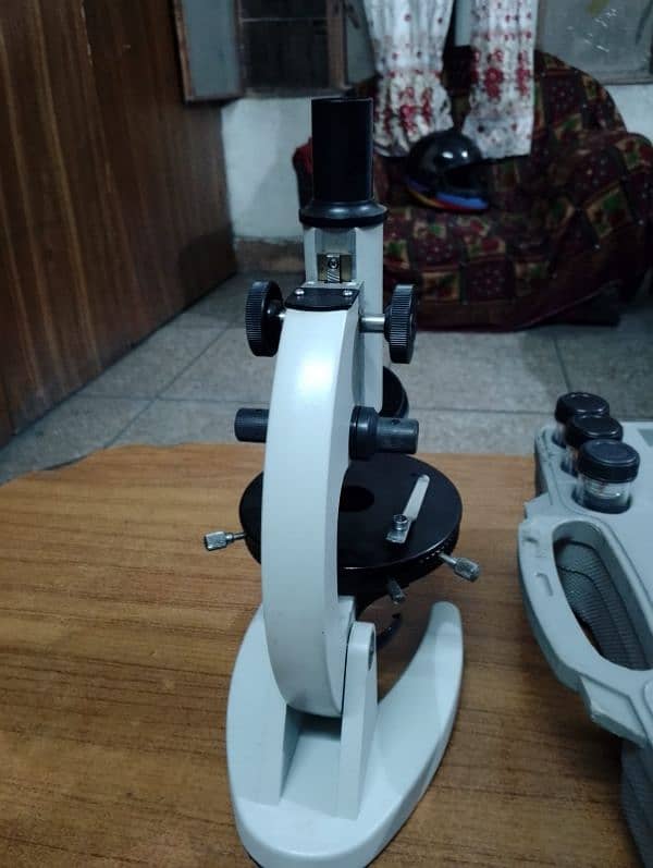 Microscope (laboratory operatus) 2