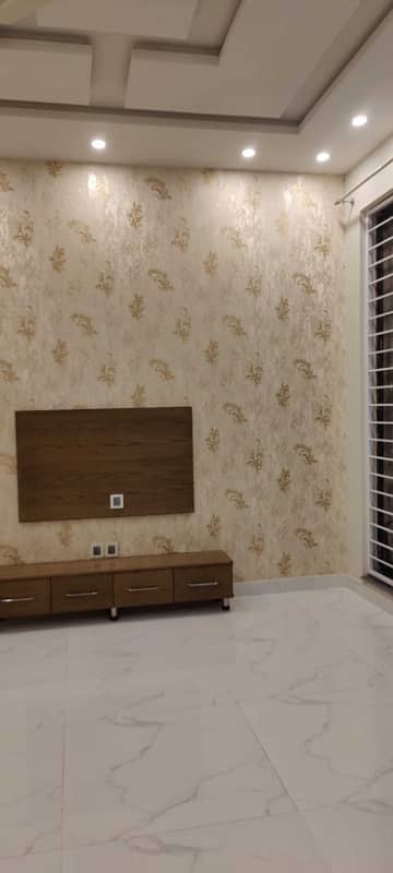 Brand New Luxury 1 Kanal Upper Portion For Rent in Rafi Block Bahria Town Lahore 6