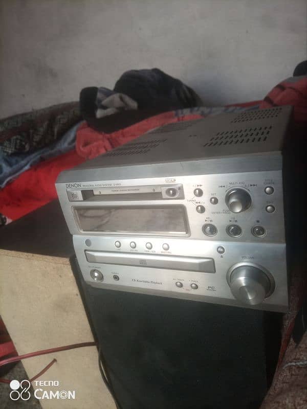 Denon Amplifier With 2 speakers 2